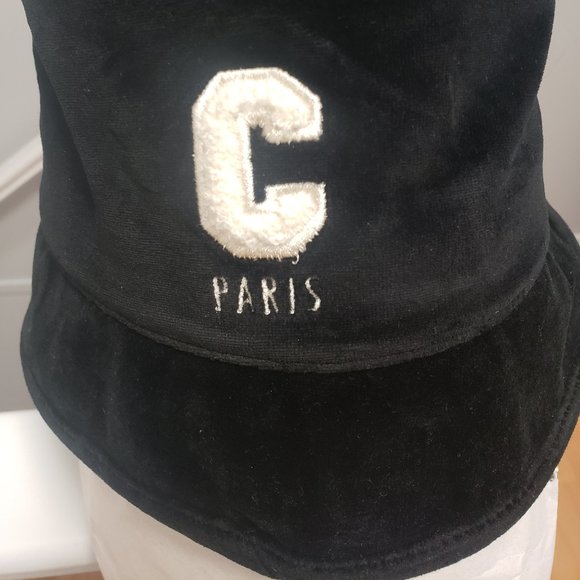 Black cotton bucket hat - FREE with a purchase - Picture 1 of 2